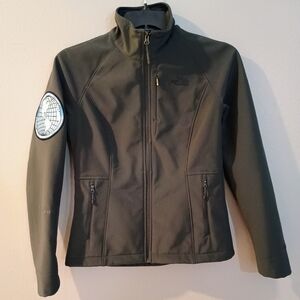 The North Face Women's Gray Jacket Windwall Patch "Captain Marvel" Embroidery S